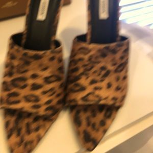 Leopard pumps size 10